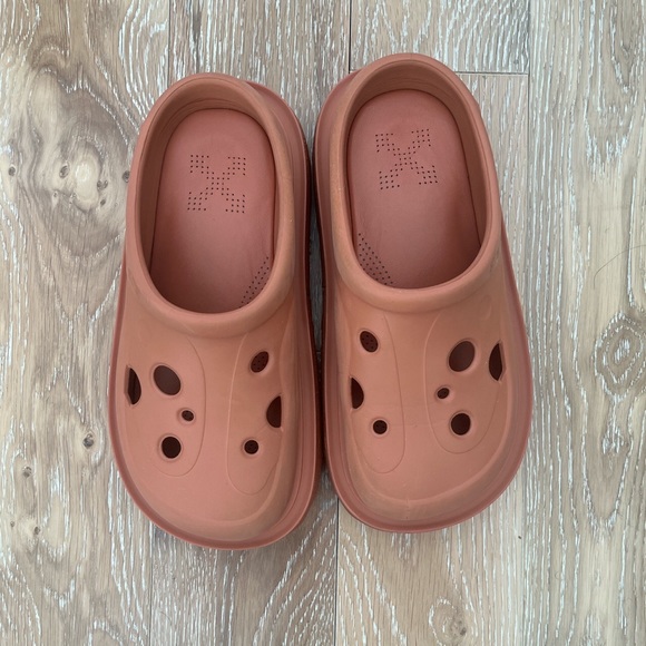 Off-White Women’s Sponge Perforated Clogs Size 39 - Picture 4 of 8